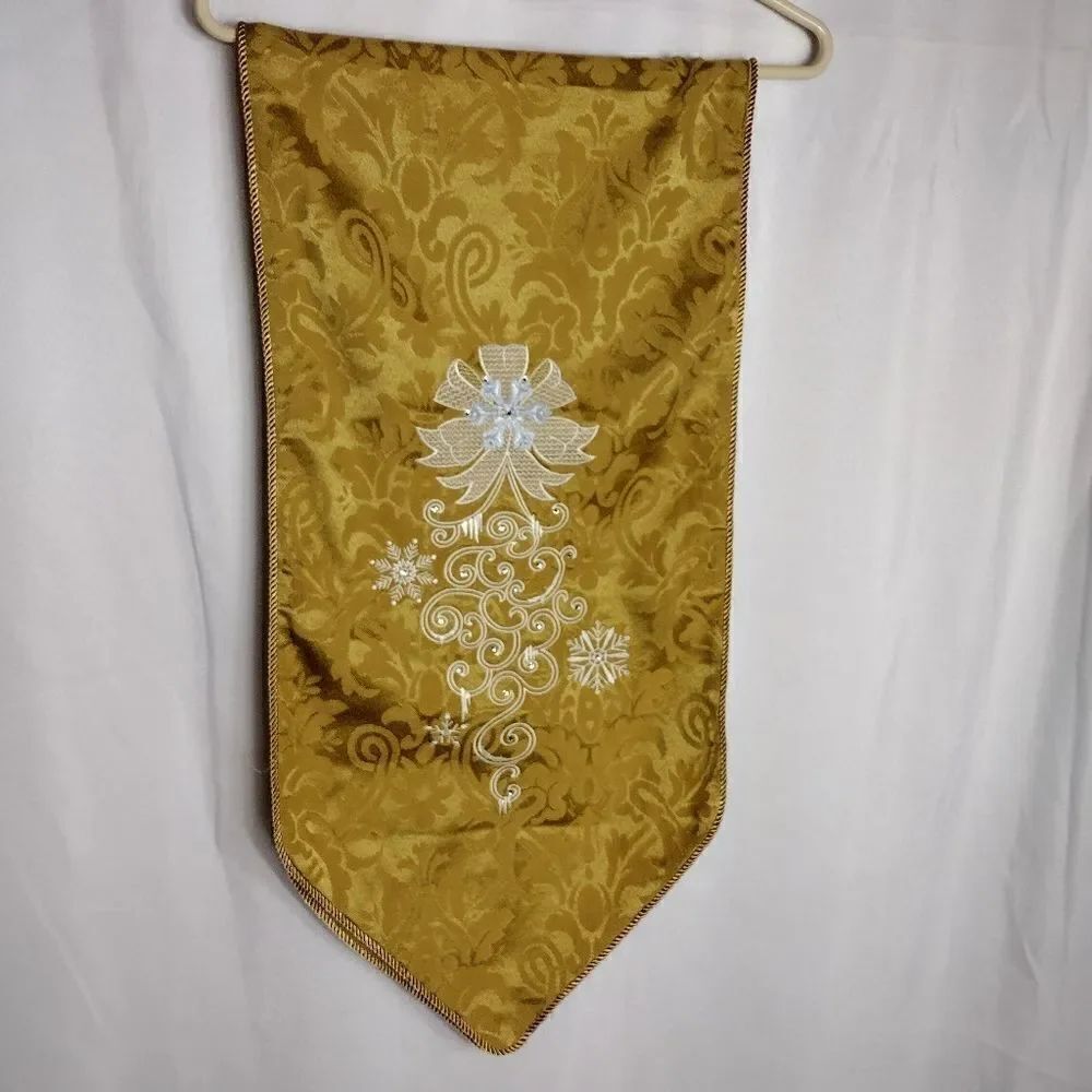 Christmas table runner 